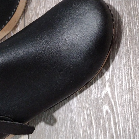 Black no name womens clogs. Size 10.5 - Picture 2 of 12